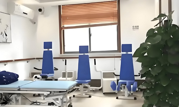 深圳应届大专生落户_《长安的荔枝》满意度居暑期档以来第二位，为大鹏导演作品最高分 无论题是发是回言还答问